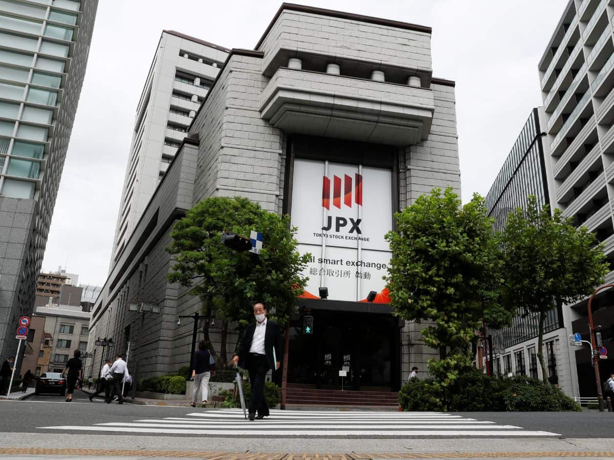 Tokyo Stock Exchange kicks off carbon credit trading