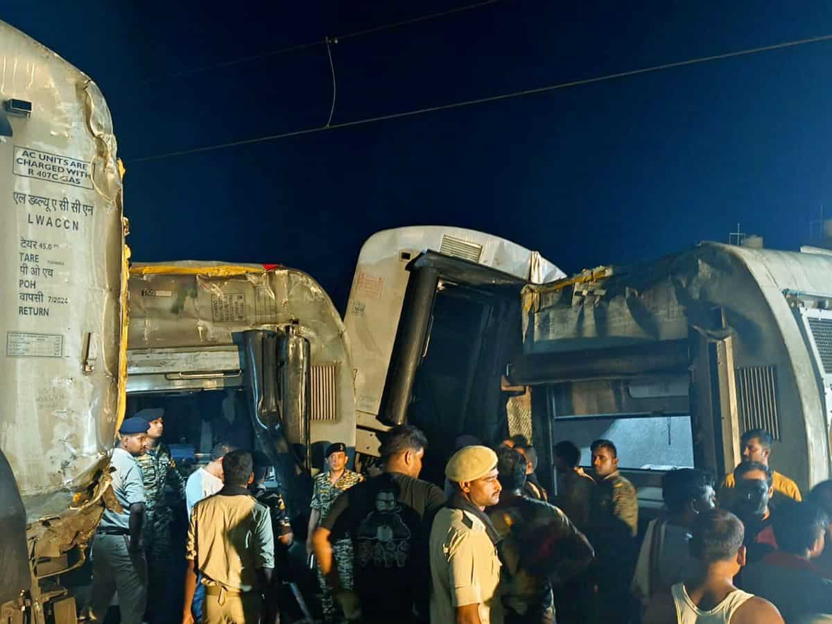 Delhi-Kamakhya North East Express derails near Bihar's Buxar