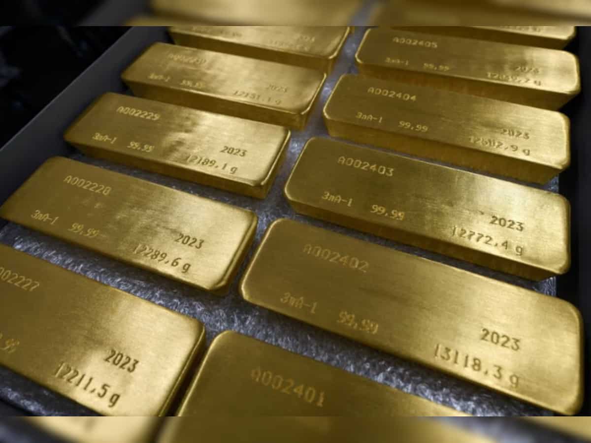Gold stalls as investors focus on Powell's speech