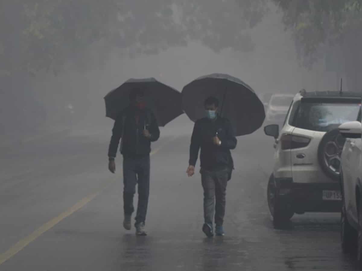 Delhi Weather Alert: Light rains likely in city - Check AQI and other detail