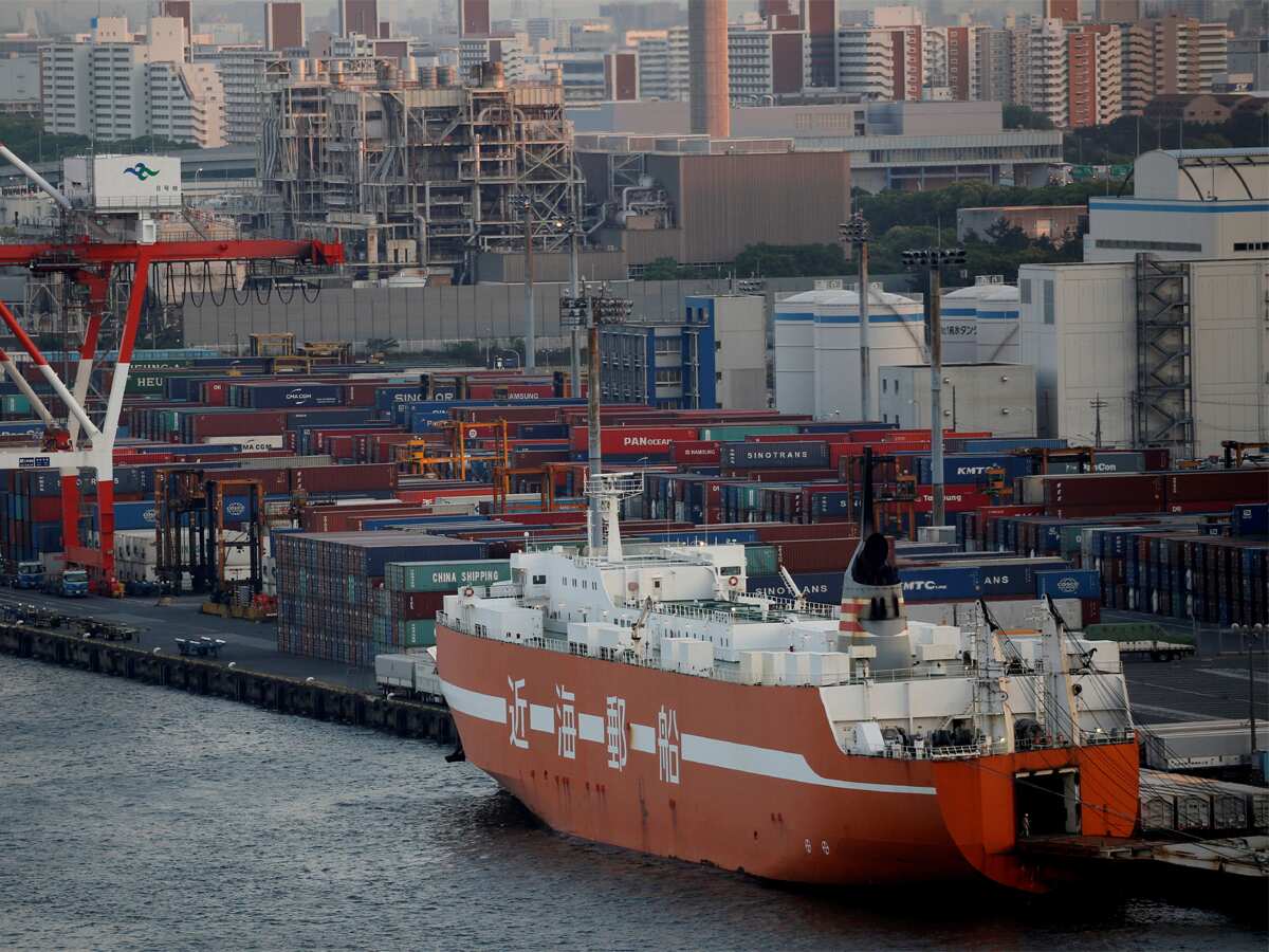 Japan exports rise for the first time in three months