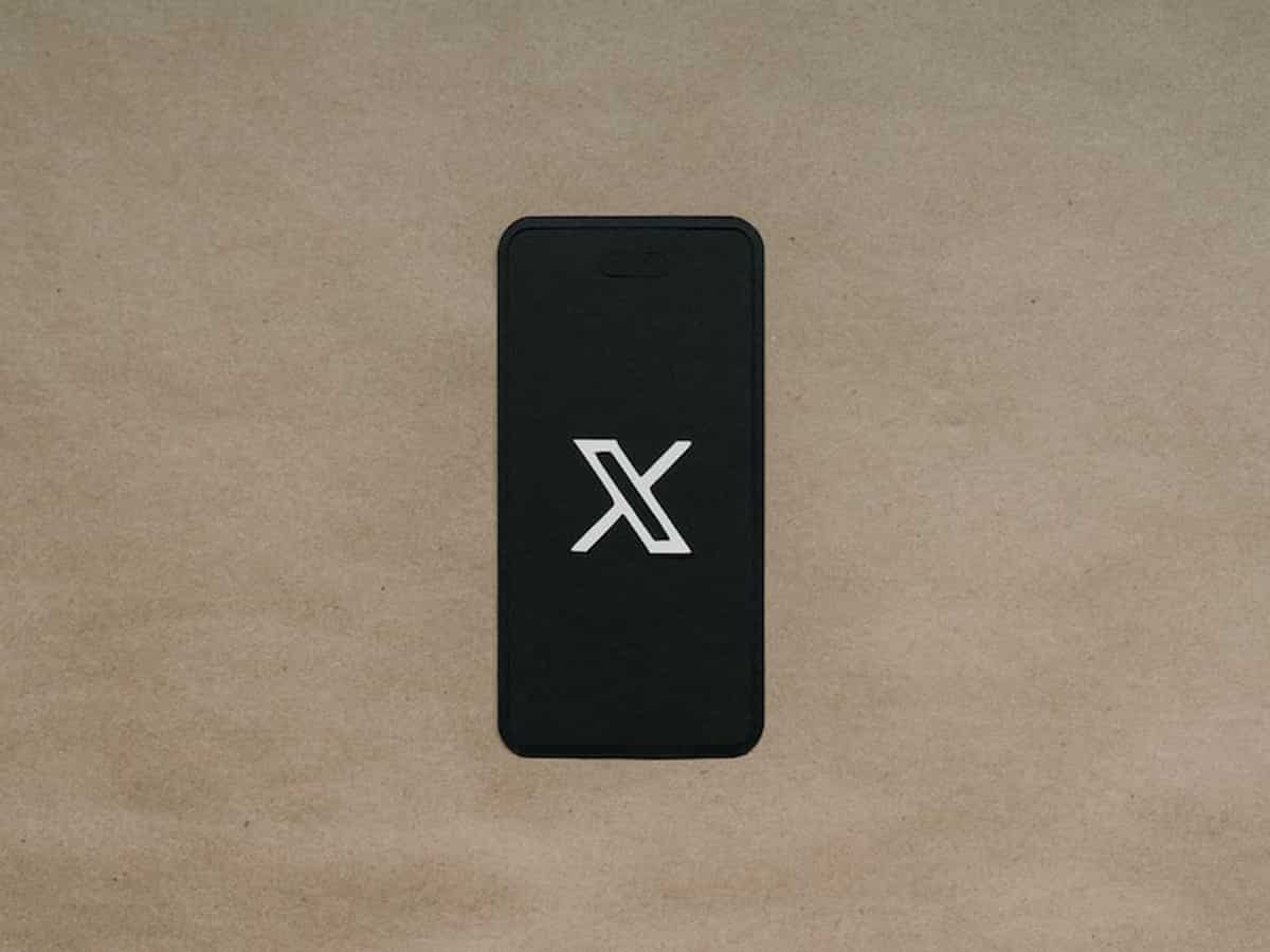 X takes on WhatsApp, rolls out audio and video calls | Zee Business