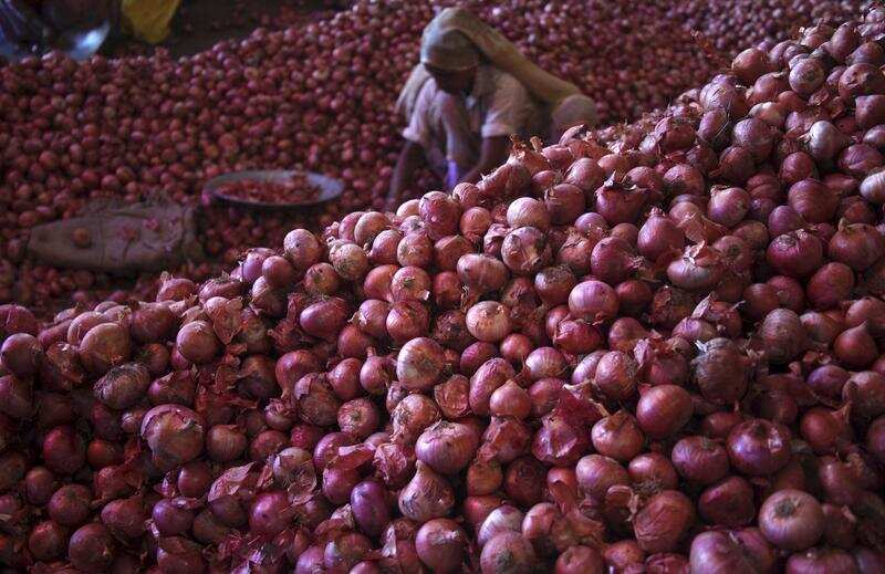 Retail onion price up 57%; Centre steps up buffer onion sale to provide relief to consumers