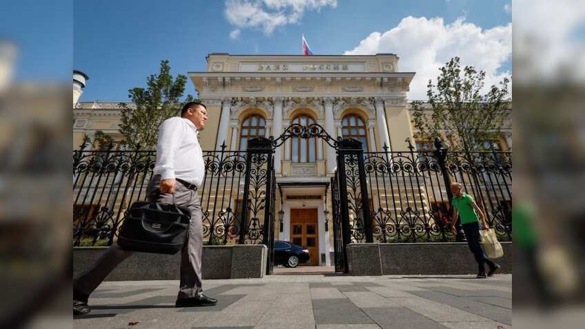 Russia hikes rates to higher-than-expected 15% as budget pressure tells