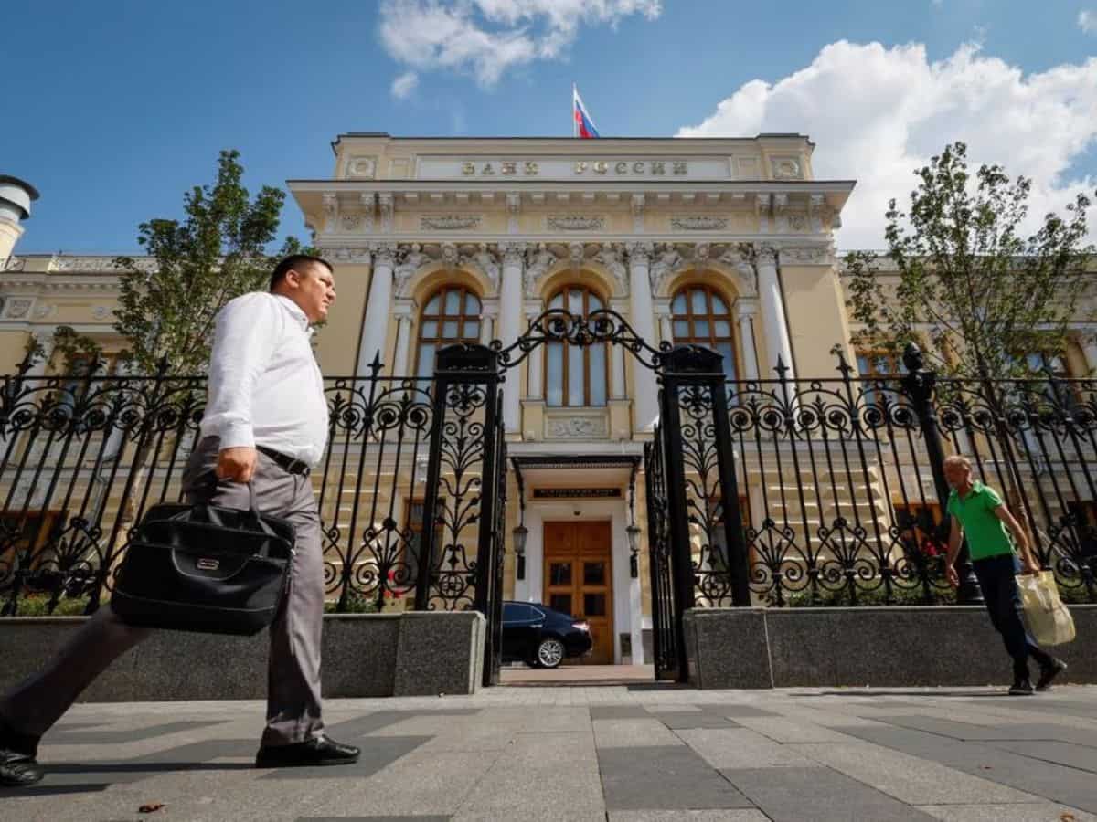 Russia hikes rates to higher-than-expected 15% as budget pressure tells