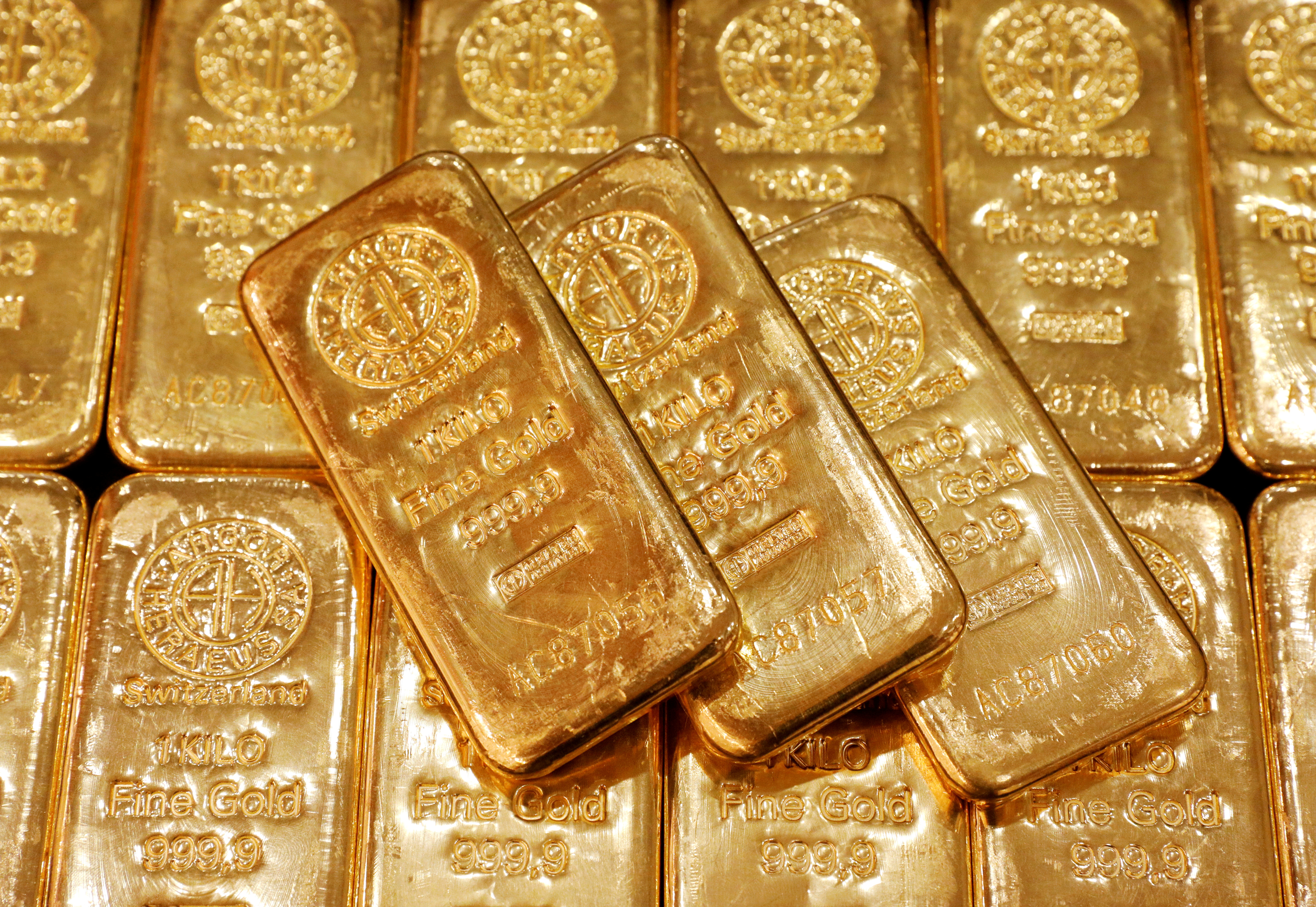 Gold and Silver price today (October 31, 2023): Precious metals trade in red; Gold below Rs 61,200
