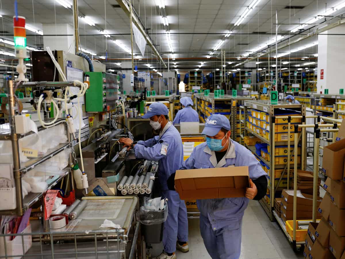 China's services activity picks up slightly in October