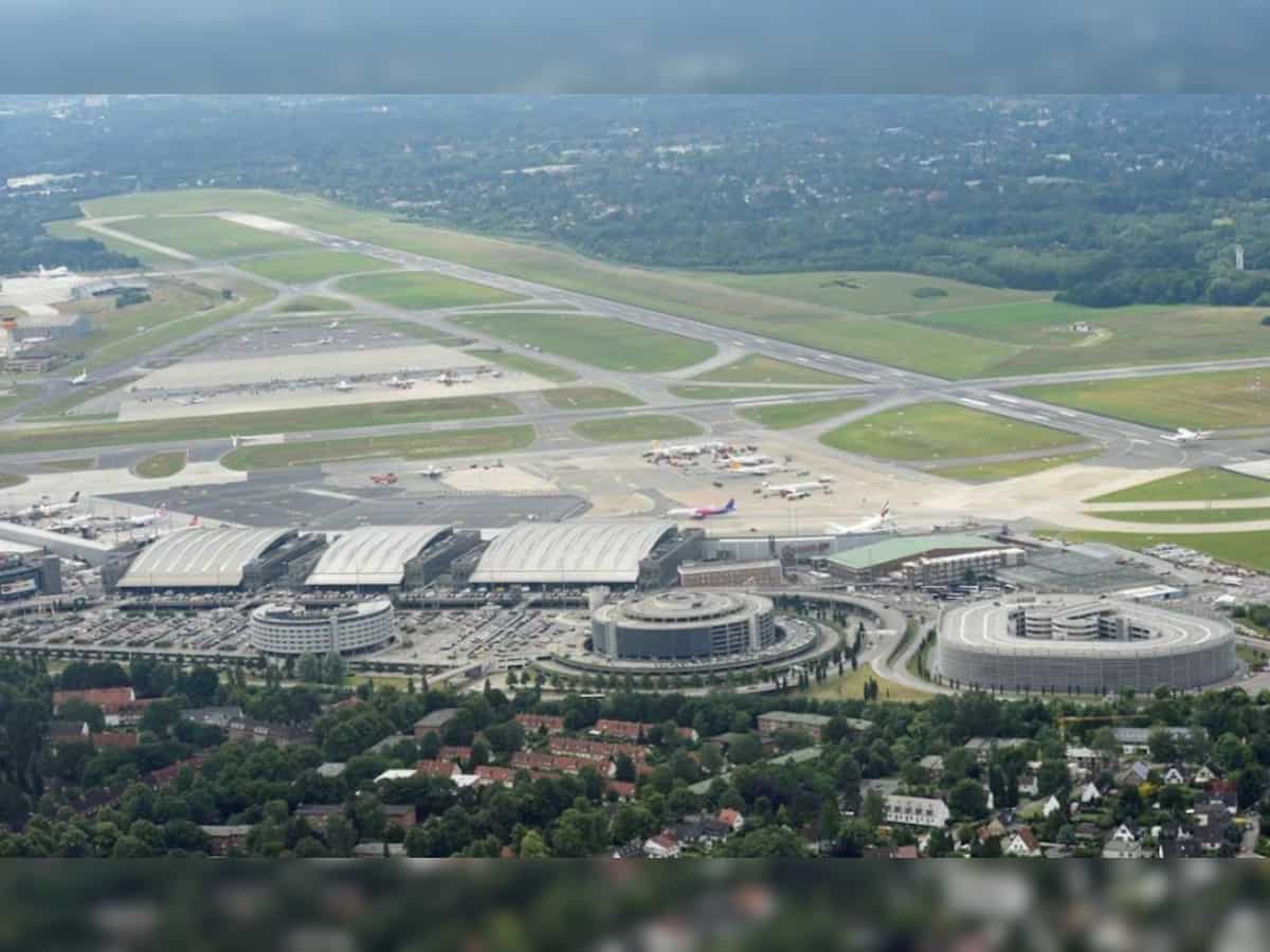 Hamburg airport closed as police deal with 'hostage situation'