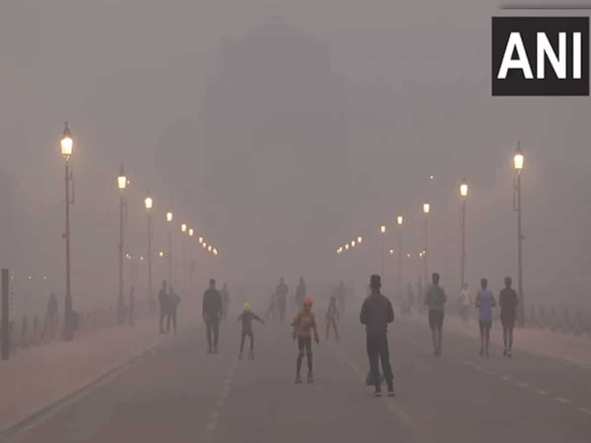 Delhi sees marginal dip in pollution level, air quality remains 'severe'; AQI at 410