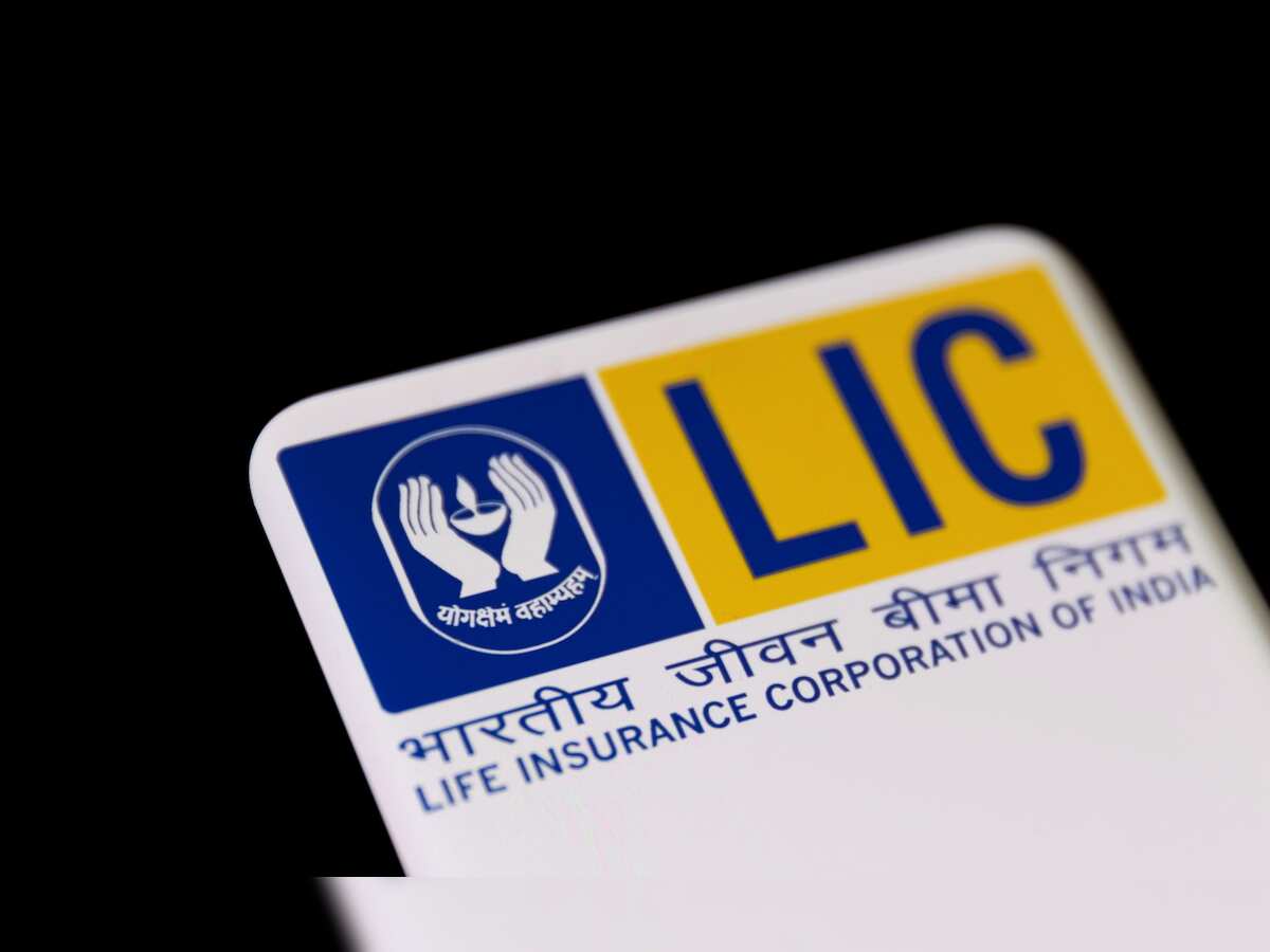 LIC Q2 net profit falls 50% to Rs 7,925 crore