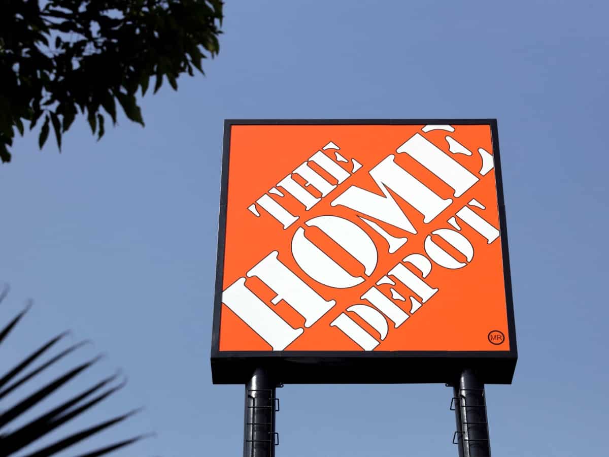 Home Depot sales continue to fall in 3Q, but results top Wall Street's expectations