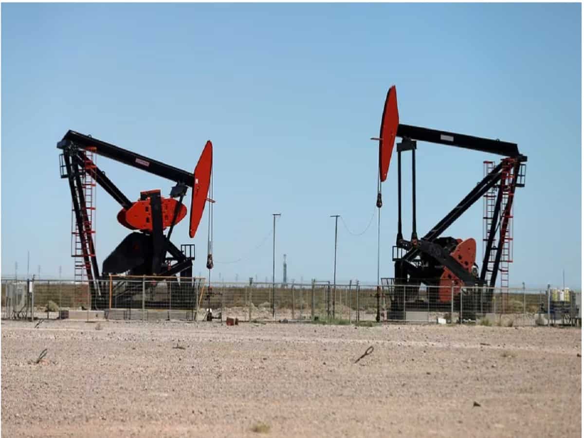 Oil gains on Middle East tensions, stock data in focus