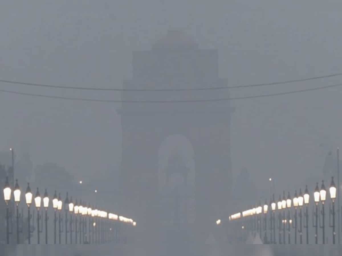 Air quality in Delhi inches closer to 'severe' category 