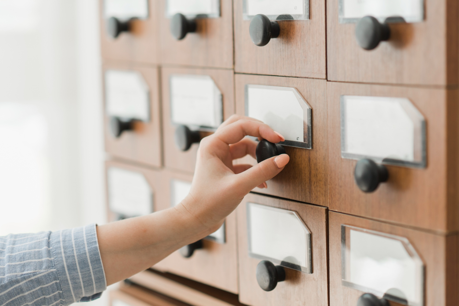 Blue Dart, India Post ink pact to provide parcel locker service at post offices