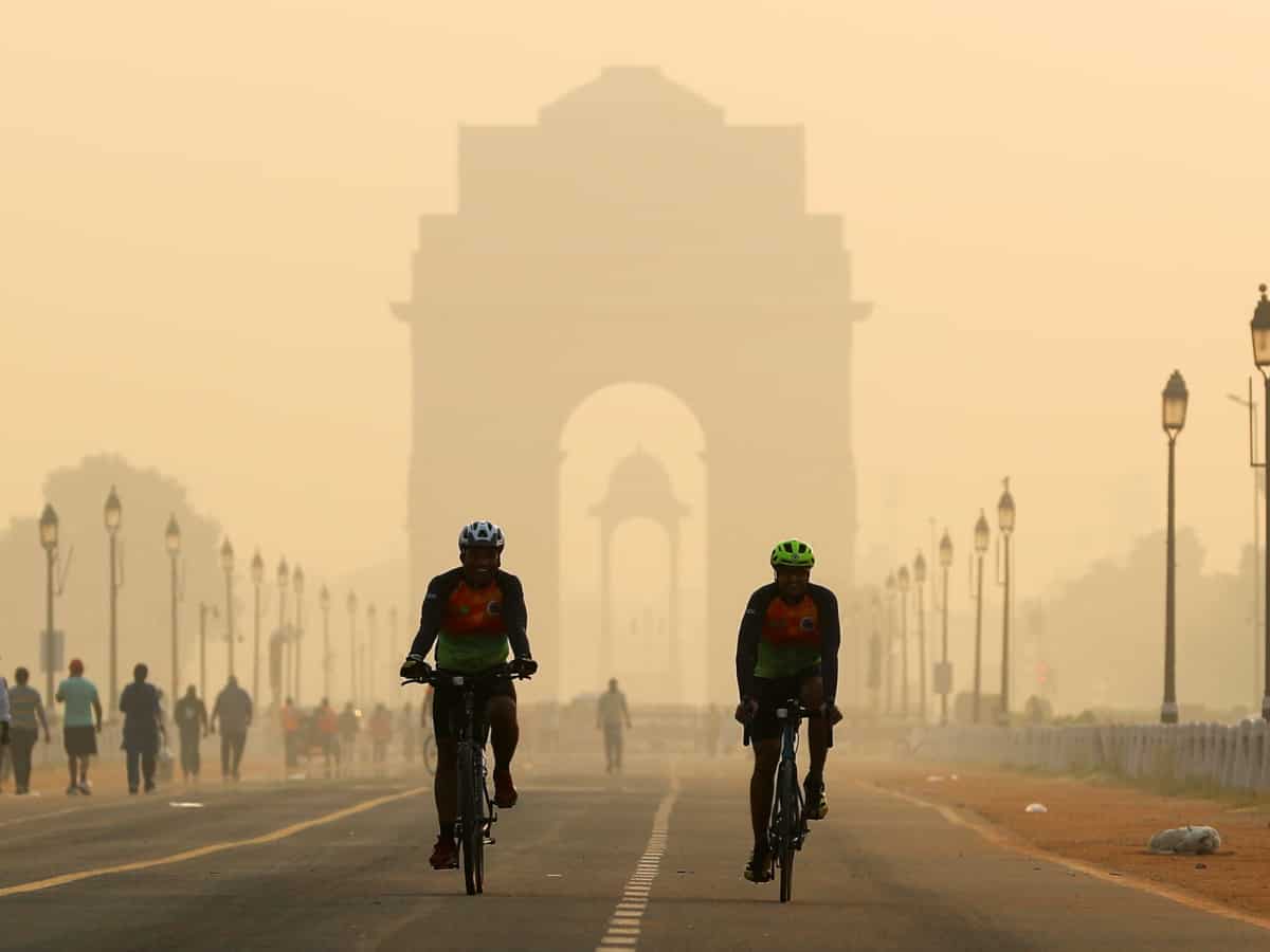 Delhi pollution: Air quality deteriorates in city