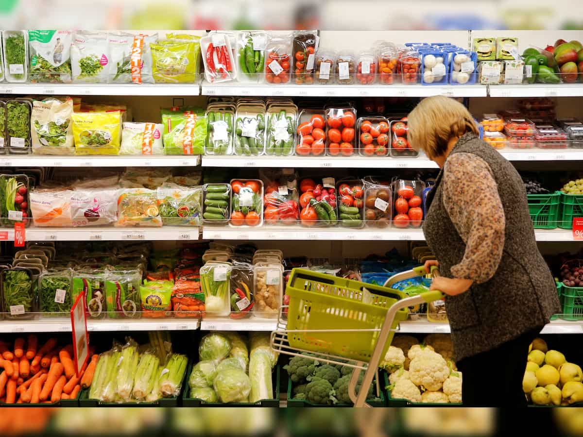 Russian consumers feel themselves in a tight spot as high inflation persists 