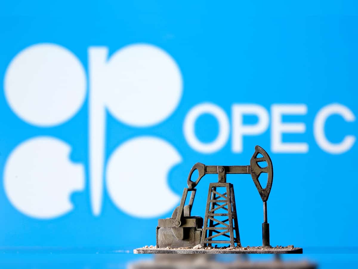 Oil on track to snap losing streak on hopes of further OPEC+ cuts