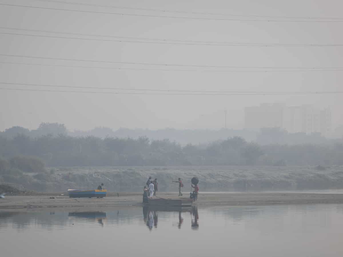 Delhi witnesses marginal improvement in air quality following light rainfall