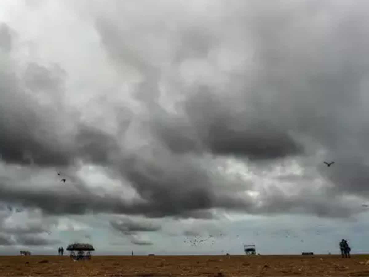IMD issues thunderstorm warning for Tamil Nadu and Puducherry for next three hours