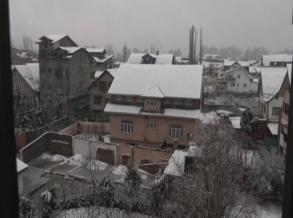 Fresh snowfall in higher reaches of Kashmir Valley