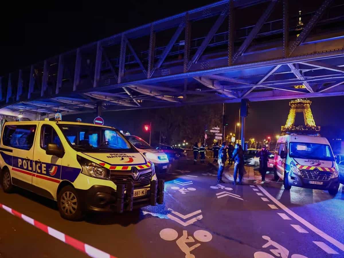 One dead, two injured after man attacks tourists near Paris' Eiffel Tower