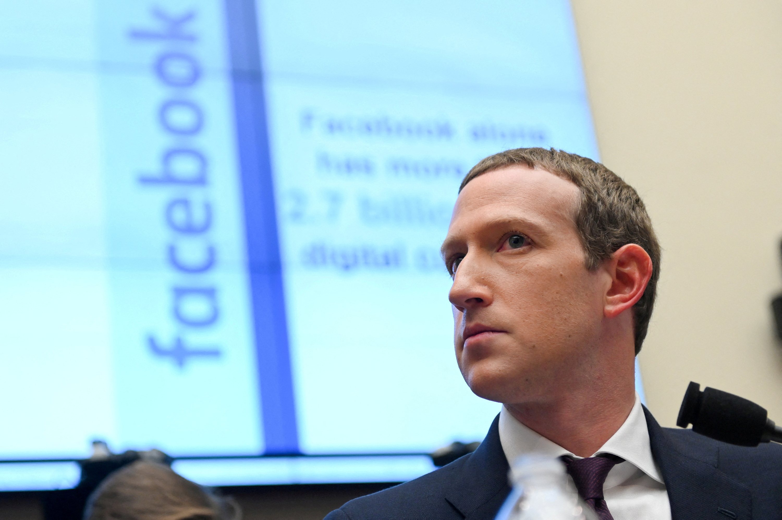 Mark Zuckerberg sells nearly $190 million in Meta's