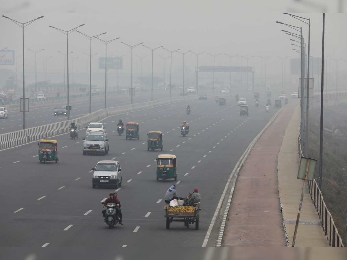 Air quality still 'very poor' at several places, Delhi records min temp of 9.2 degree celsius