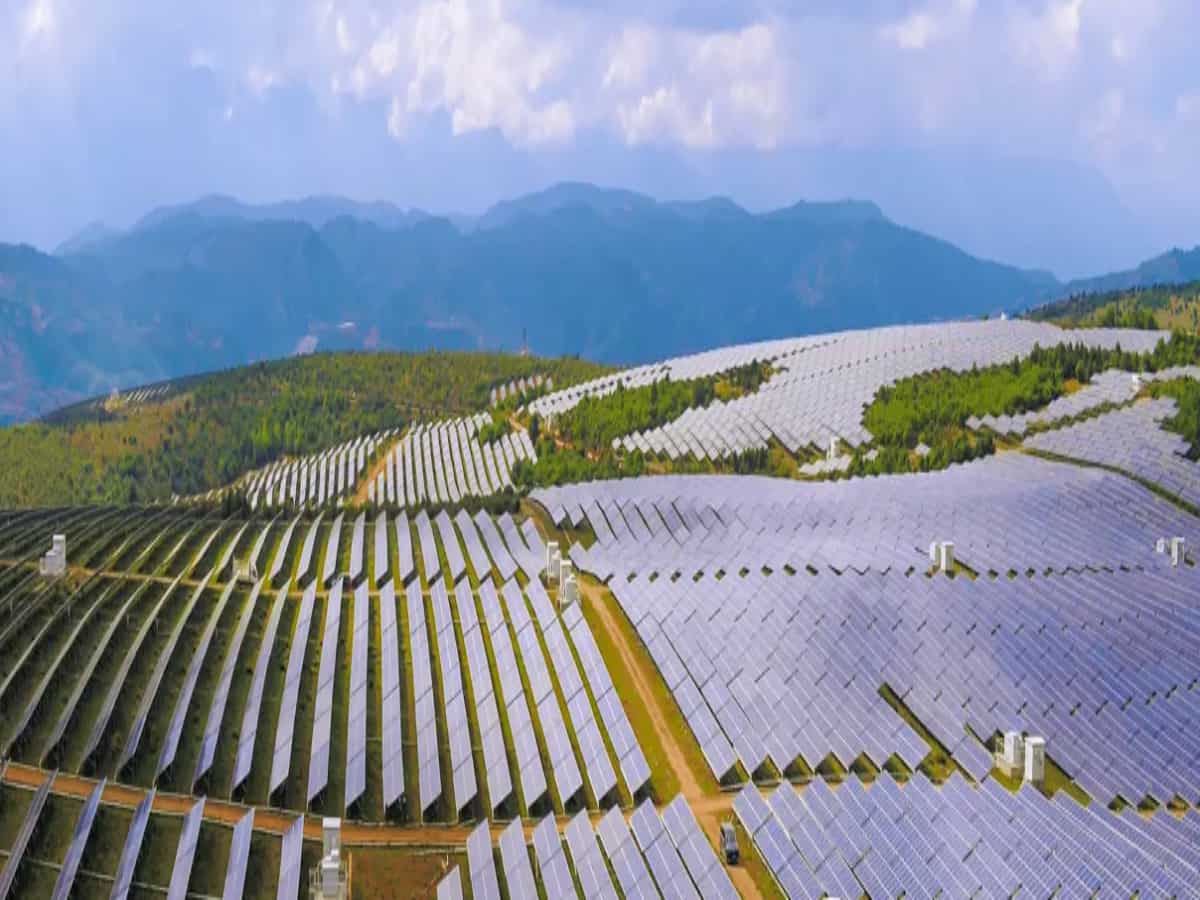 Sembcorp subsidiary bags 300 MW solar project from NHPC