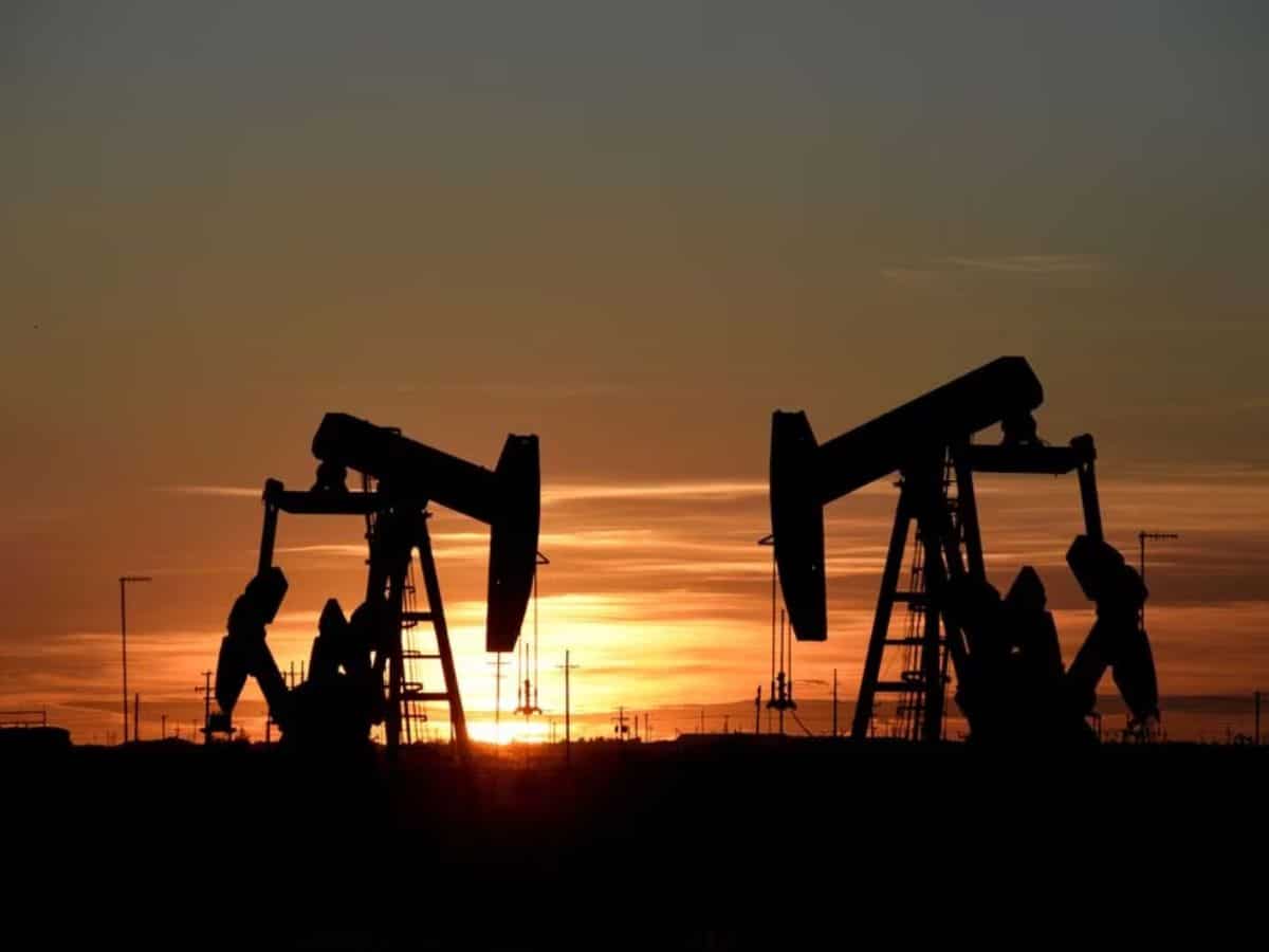 Oil prices on track for first weekly rise in two months