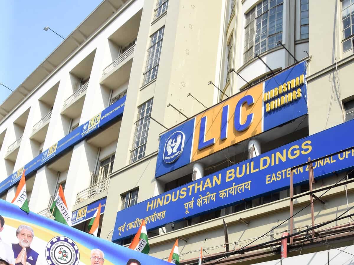 Govt grants one-time exemption to LIC to achieve 25% Minimum Public Shareholding in 10 years 