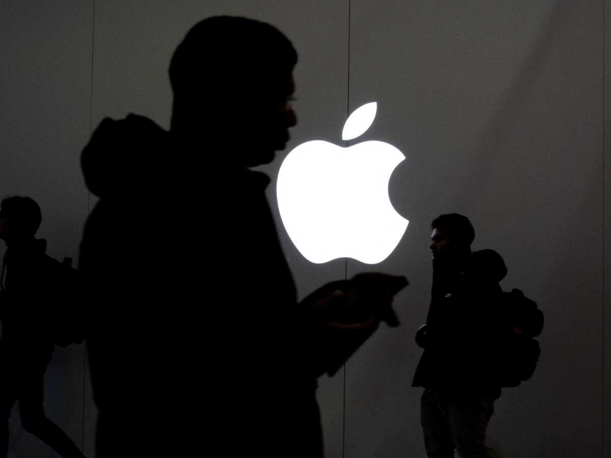 Apple seeks $50 million deals with news publishers to train its GenAI models: Report