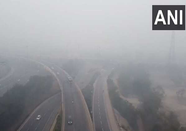 Cold-wave grips Delhi-NCR, 30 flights delayed to due to dense fog