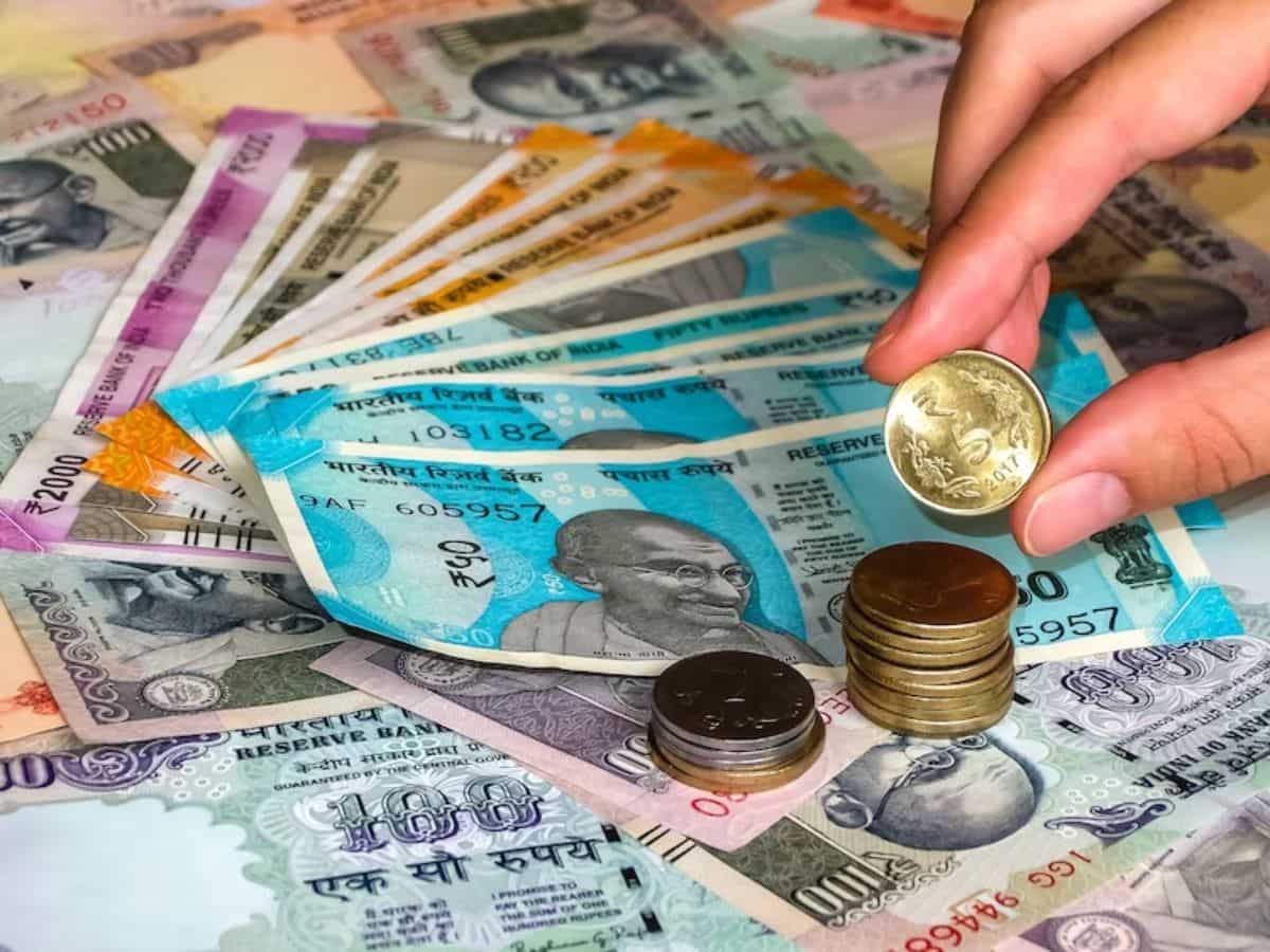 CAD current account deficit declines sharply to 1% of GDP in July-September quarter