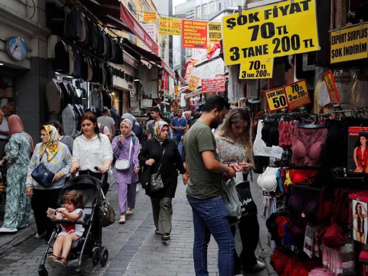 Turkey raises monthly minimum wage by 49% for 2024