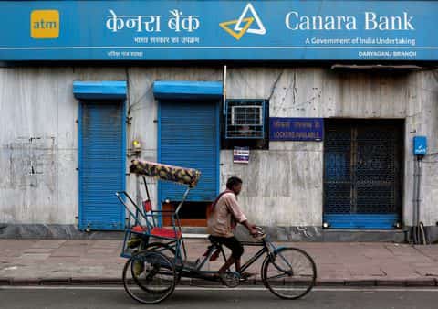 Buy Canara Bank futures, says Vikas Sethi 