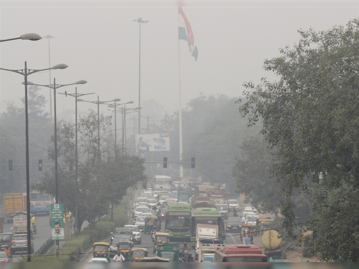 Delhi Weather Update: Moderate to dense fog in parts of National Capital