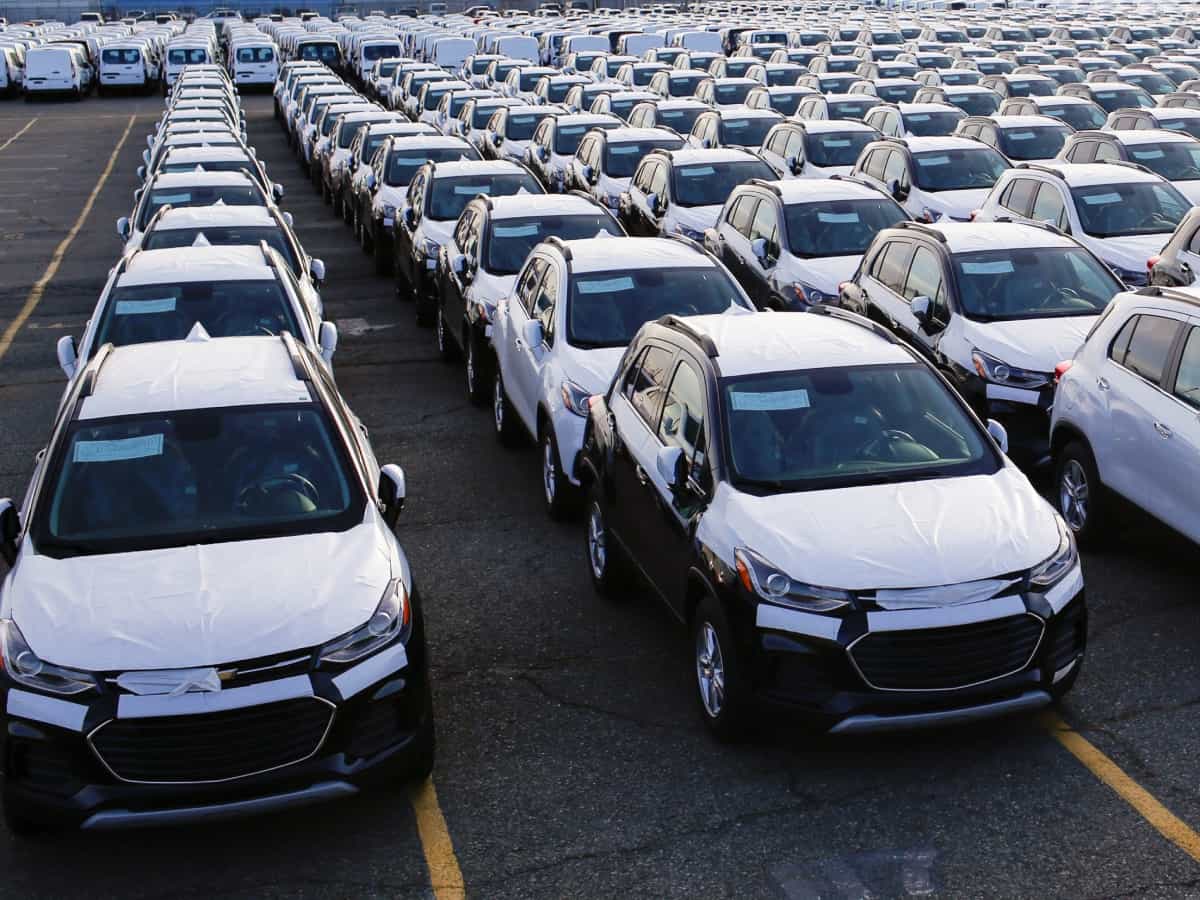 Global auto sales forecasted at 88.3 Million in 2024 amid supply chain risks