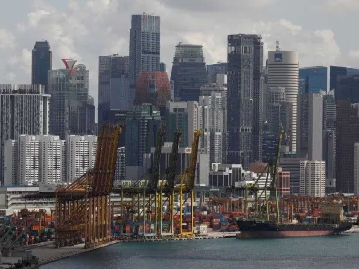 Singapore's Q4 GDP speeds up on firmer construction, manufacturing