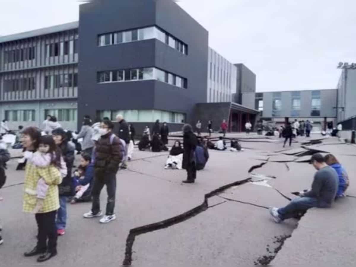 Powerful earthquakes leave at least four dead, destroy buildings along Japan's western coast