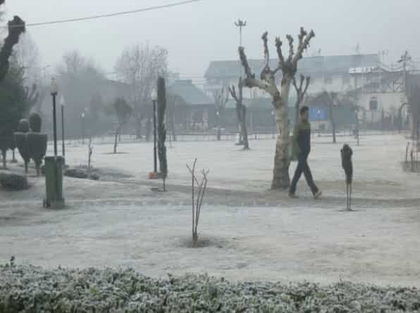 Kashmir freezes with intense dry cold, no relief in sight