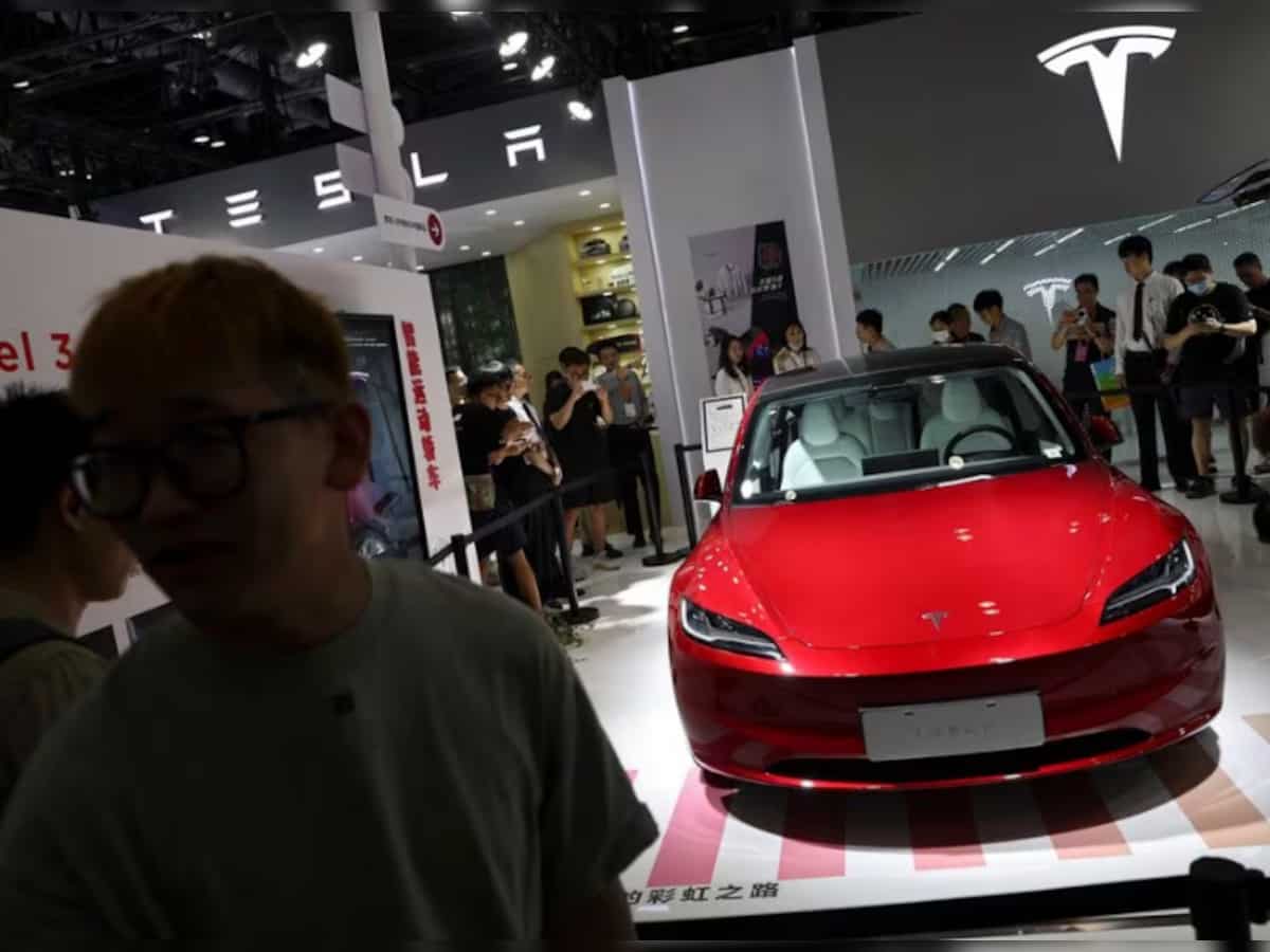 Tesla delivers record Q4 cars, but China's BYD steals top EV spot