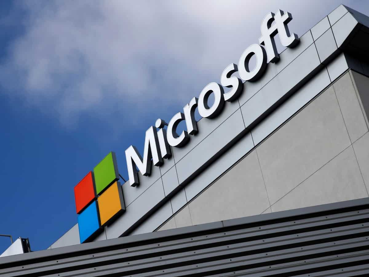 Microsoft revolutionizes keyboards with AI summons: Introduces copilot key for instant access to chatbots