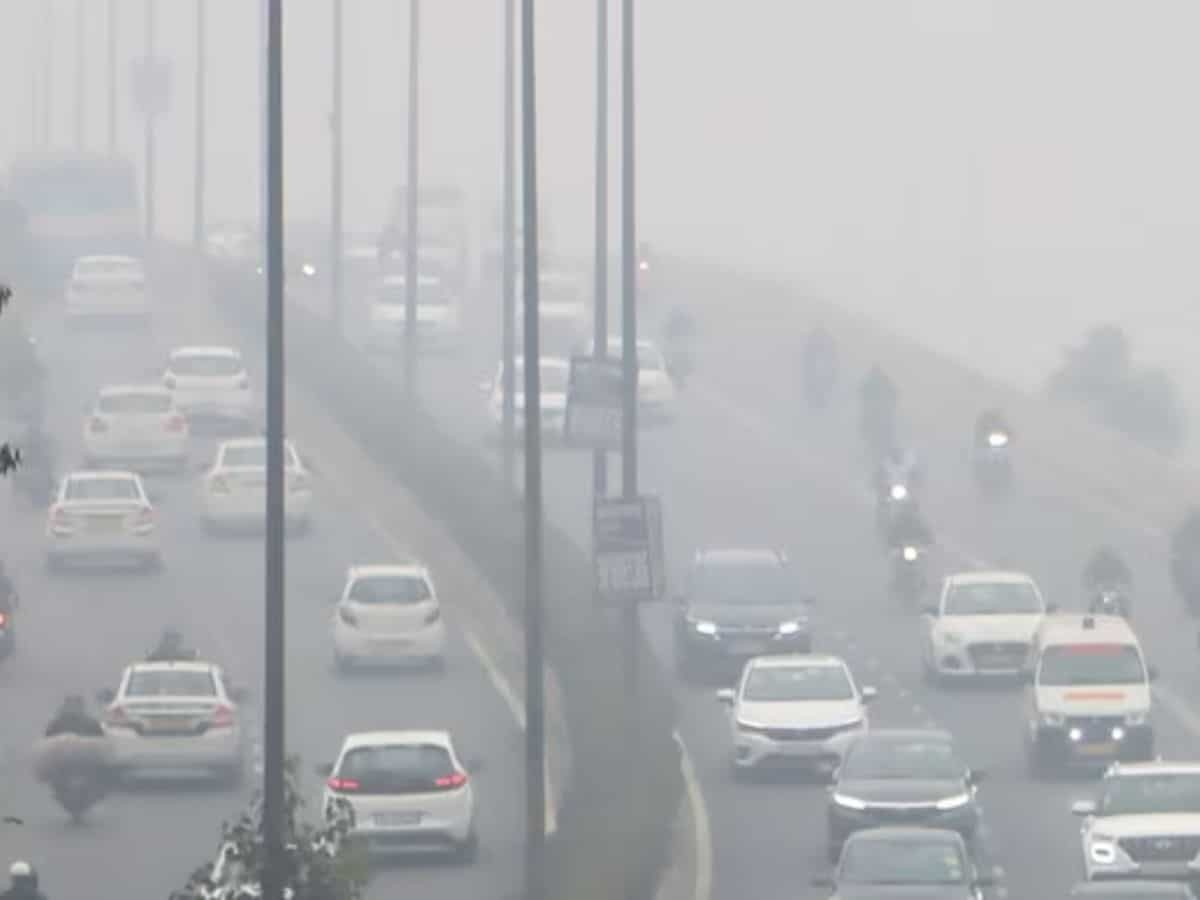 Delhi weather today: Very dense to dense fog in parts of national capital, mercury settles at 9.4 degrees Celsius