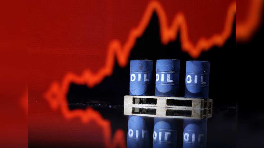 Saudi Arabia cuts February Arab Light crude price to Asia to 27-month low