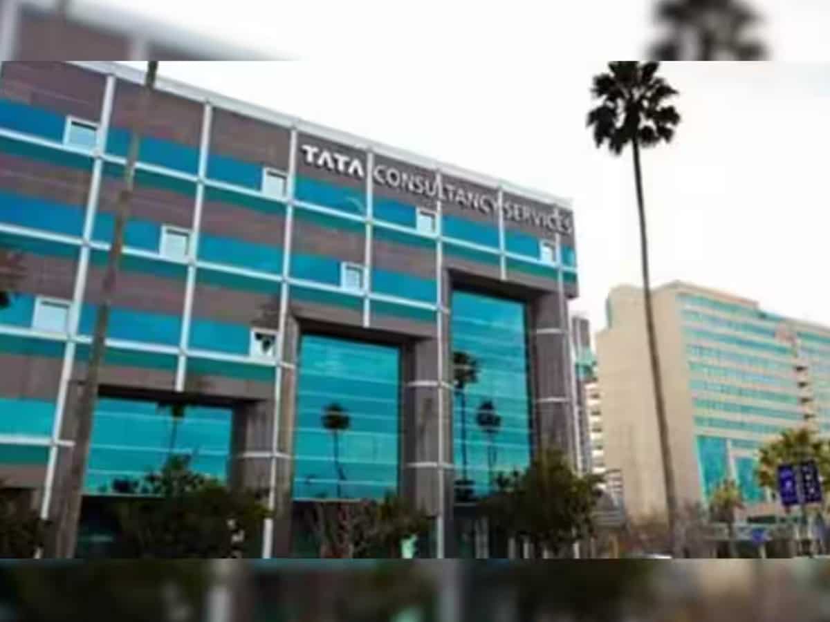 TCS stock gains over 3% after positive margin expansion in Q3; global brokerages divided