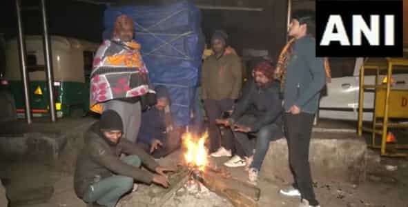 Delhi airport issues advisory amid fog conditions; advises passengers to contact airlines before travelling