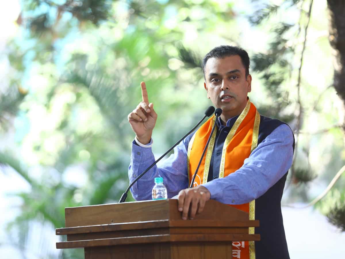 Milind Deora joins Shiva Sena for "development agenda" as Congress terms move as outcome of "greed and fear"