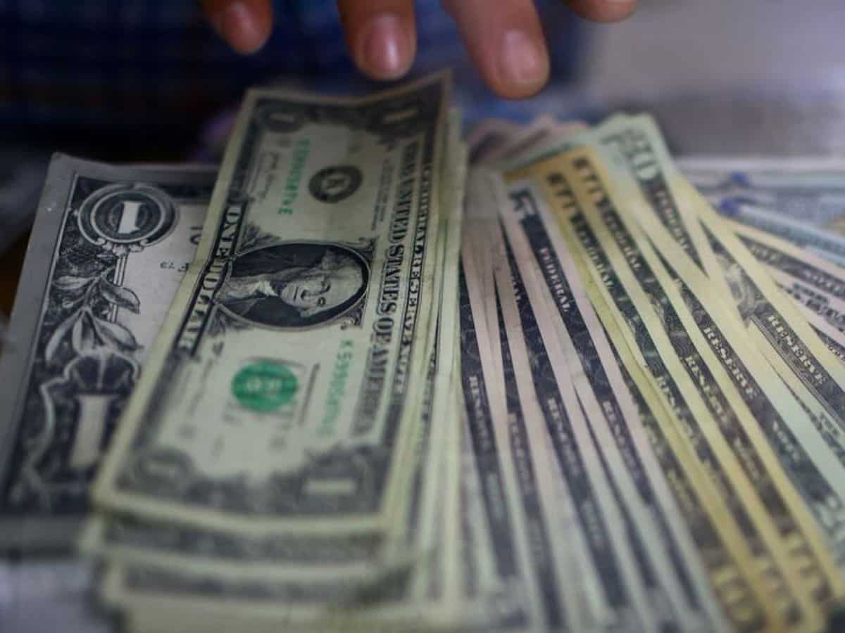 Dollar advances as traders weigh rate cut expectations, eyes on data