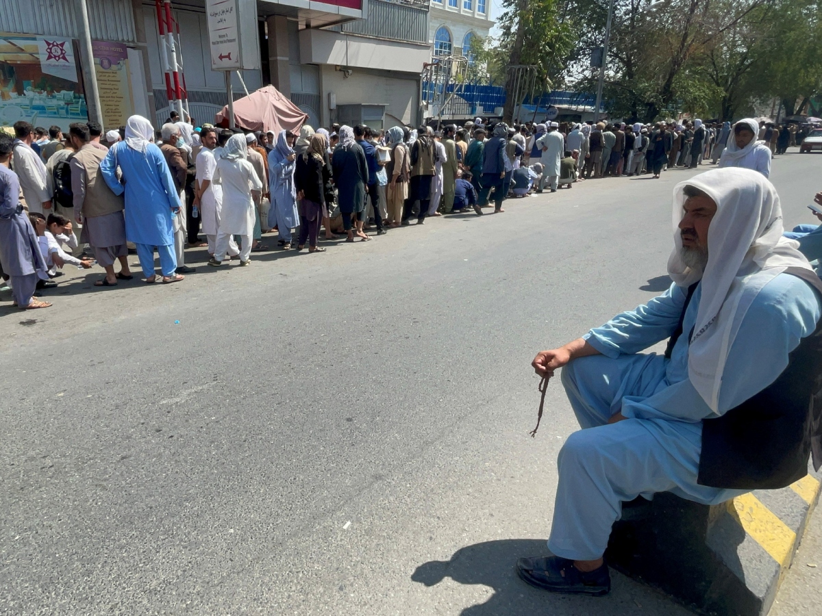 Afghan economy has shrunk, country receives $80 million