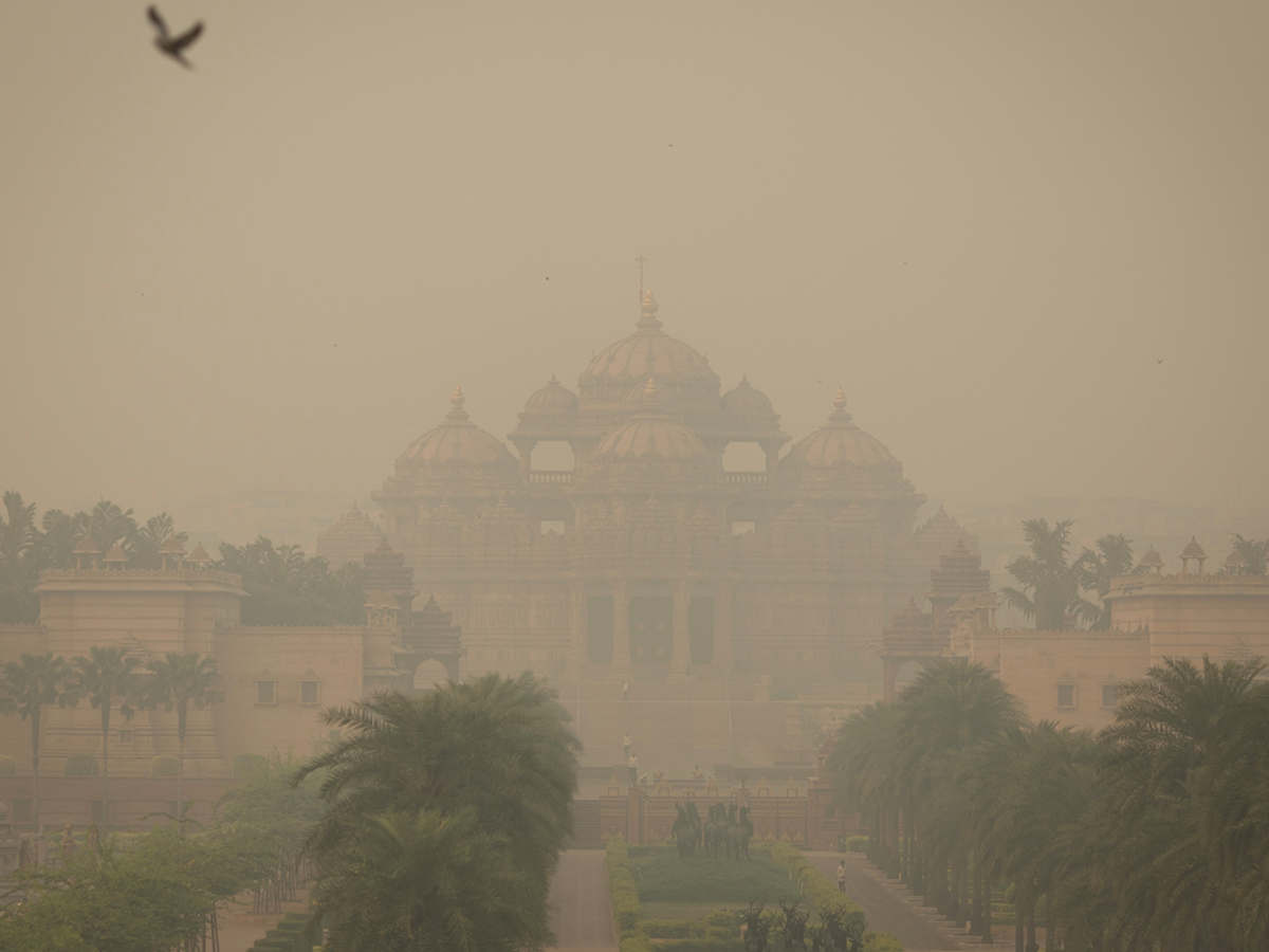 Delhi weather update: City records minimum temp of